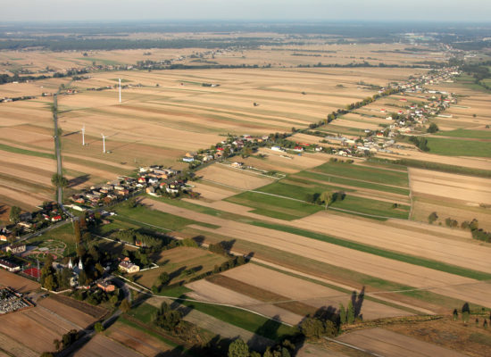 Elektrownie wiatrowe w miejscowości Chorzęcin i Kwiatkówka